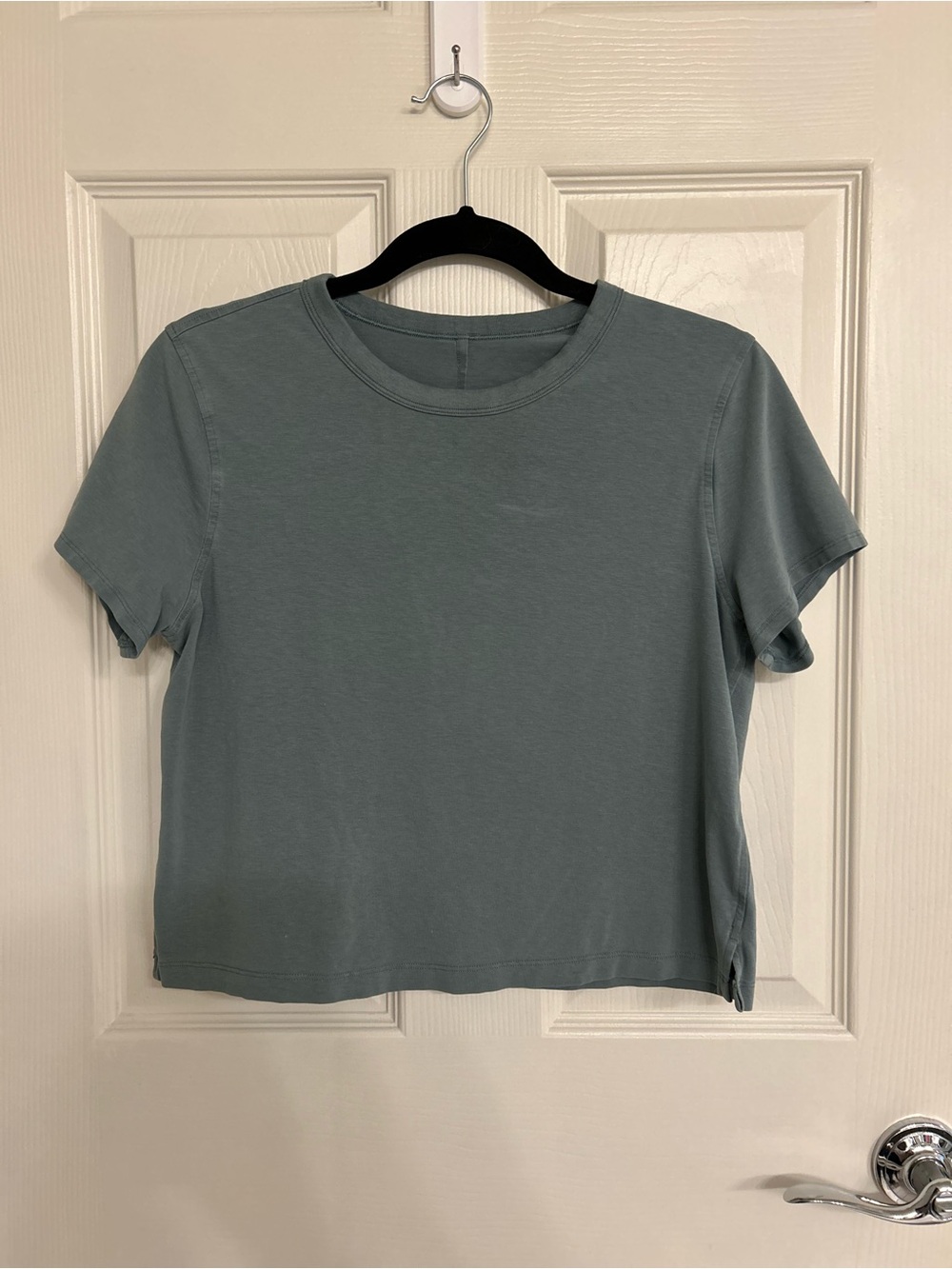 Lululemon sage green Everyday Crewneck Short Sleeve Top - size 4 (A)